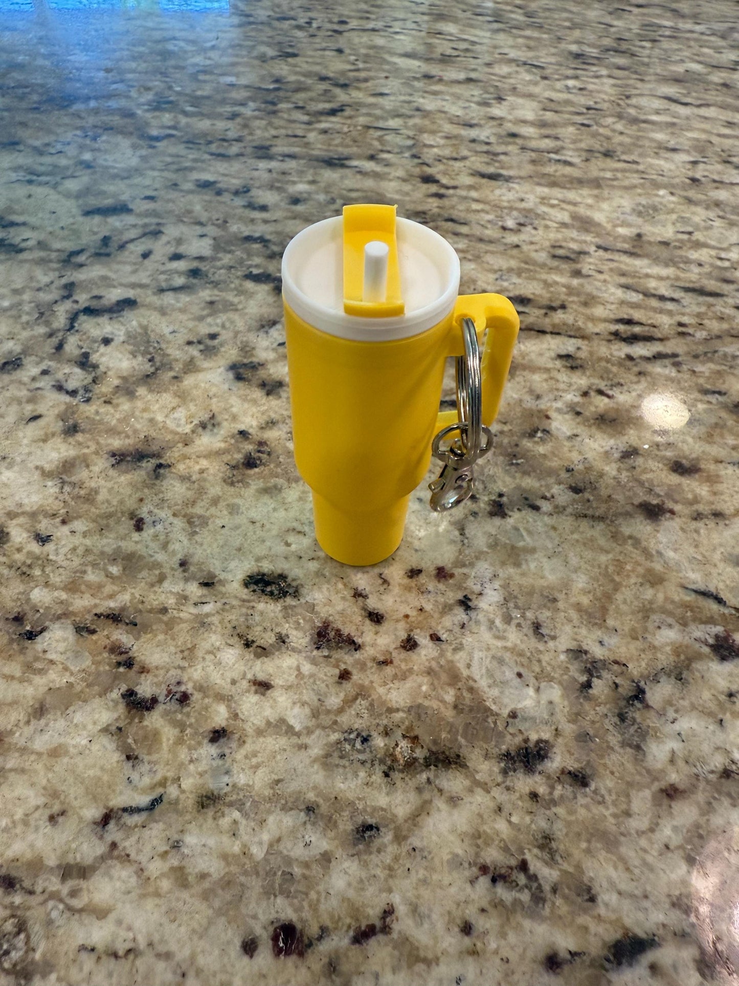 Mini Tumbler Keychain โ Chapstick, Pill, or Small Item Holder | Cute & Functional PLA Storage Accessory
