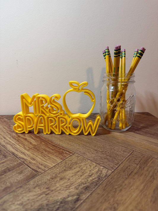 Custom Teacher Name Sign with Apple – Personalized Desk Décor & Gift